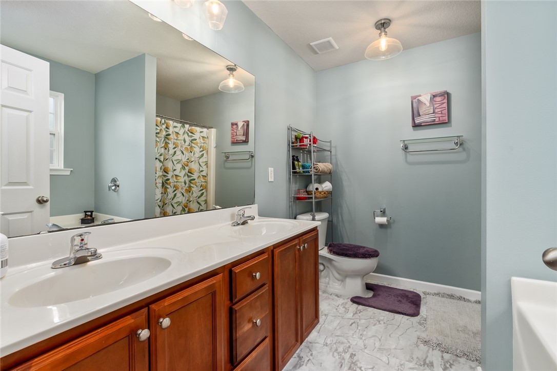 110 Mediterranean Avenue Anderson, SC 29621 - Photo 22 of 35 Master Bath
