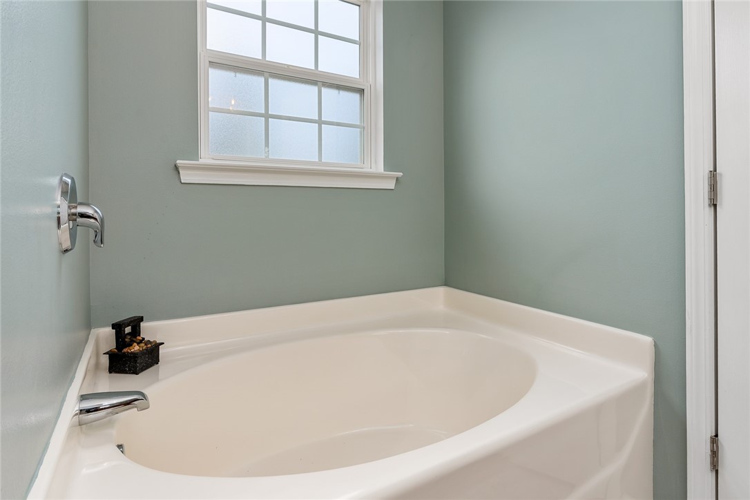 110 Mediterranean Avenue Anderson, SC 29621 - Photo 23 of 35 Master Bath