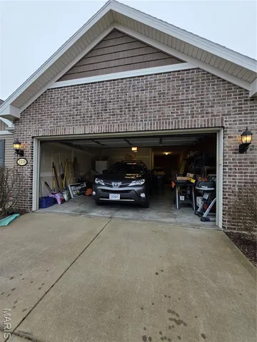 $389,900 | 2338 Windsor Castle Drive, Imperial, MO 63052