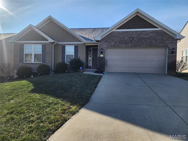 $389,900 | 2338 Windsor Castle Drive, Imperial, MO 63052