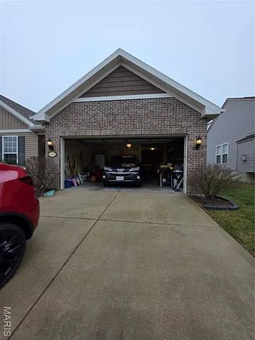 $389,900 | 2338 Windsor Castle Drive, Imperial, MO 63052