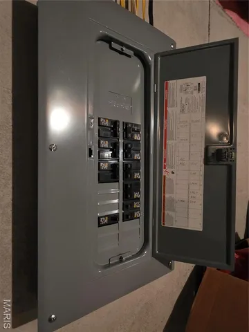 $389,900 | 2338 Windsor Castle Drive, Imperial, MO 63052