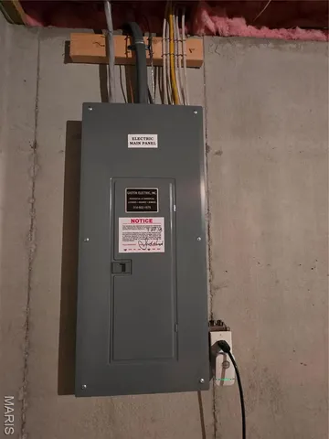 $389,900 | 2338 Windsor Castle Drive, Imperial, MO 63052