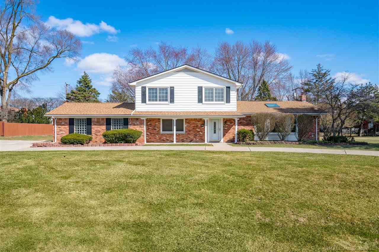 29360 Bermuda Lane Southfield, MI 48076 - Photo 1 of 38