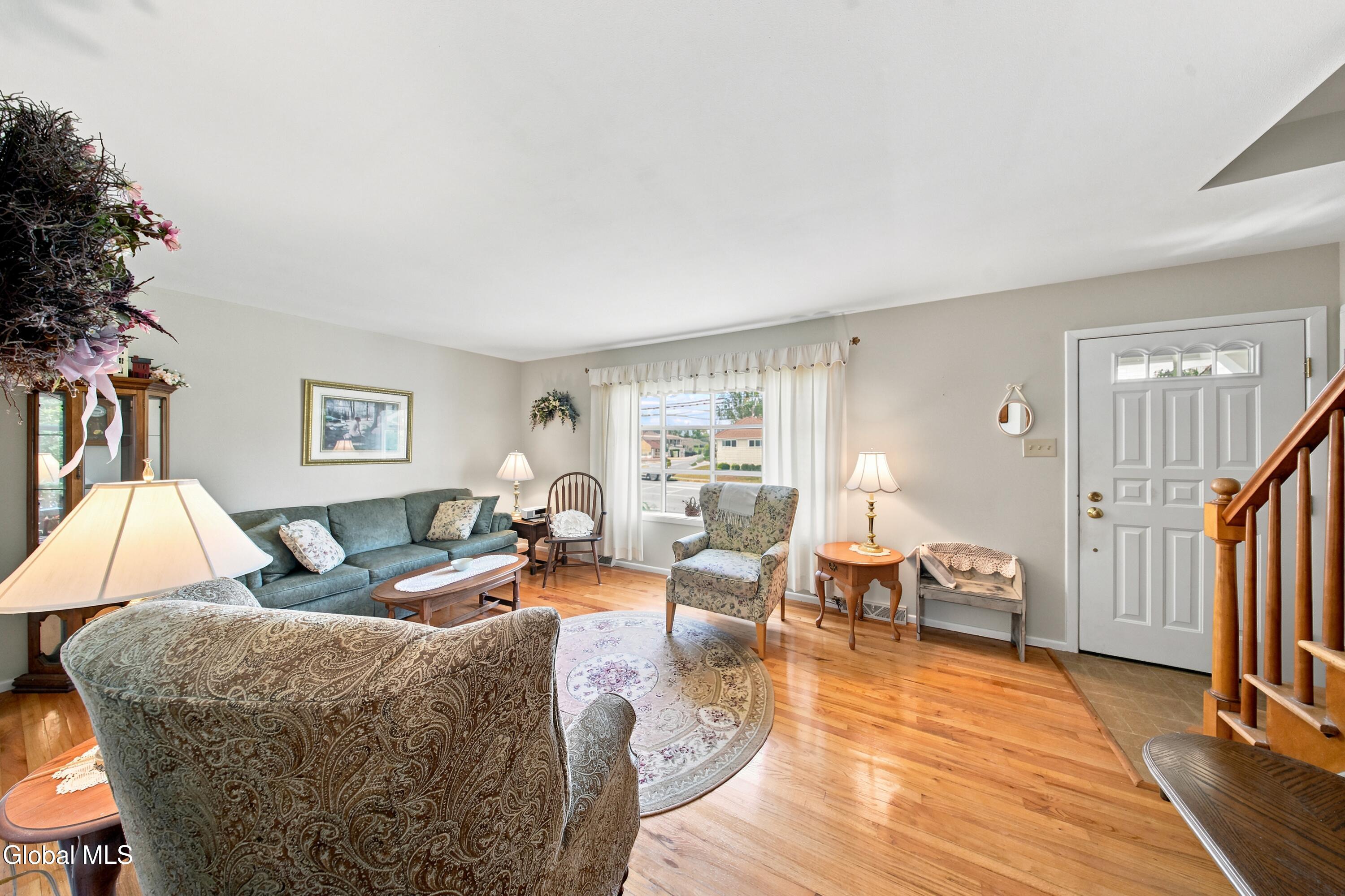 2 O'neil Street Troy, NY 12180 - Photo 4 of 34 4