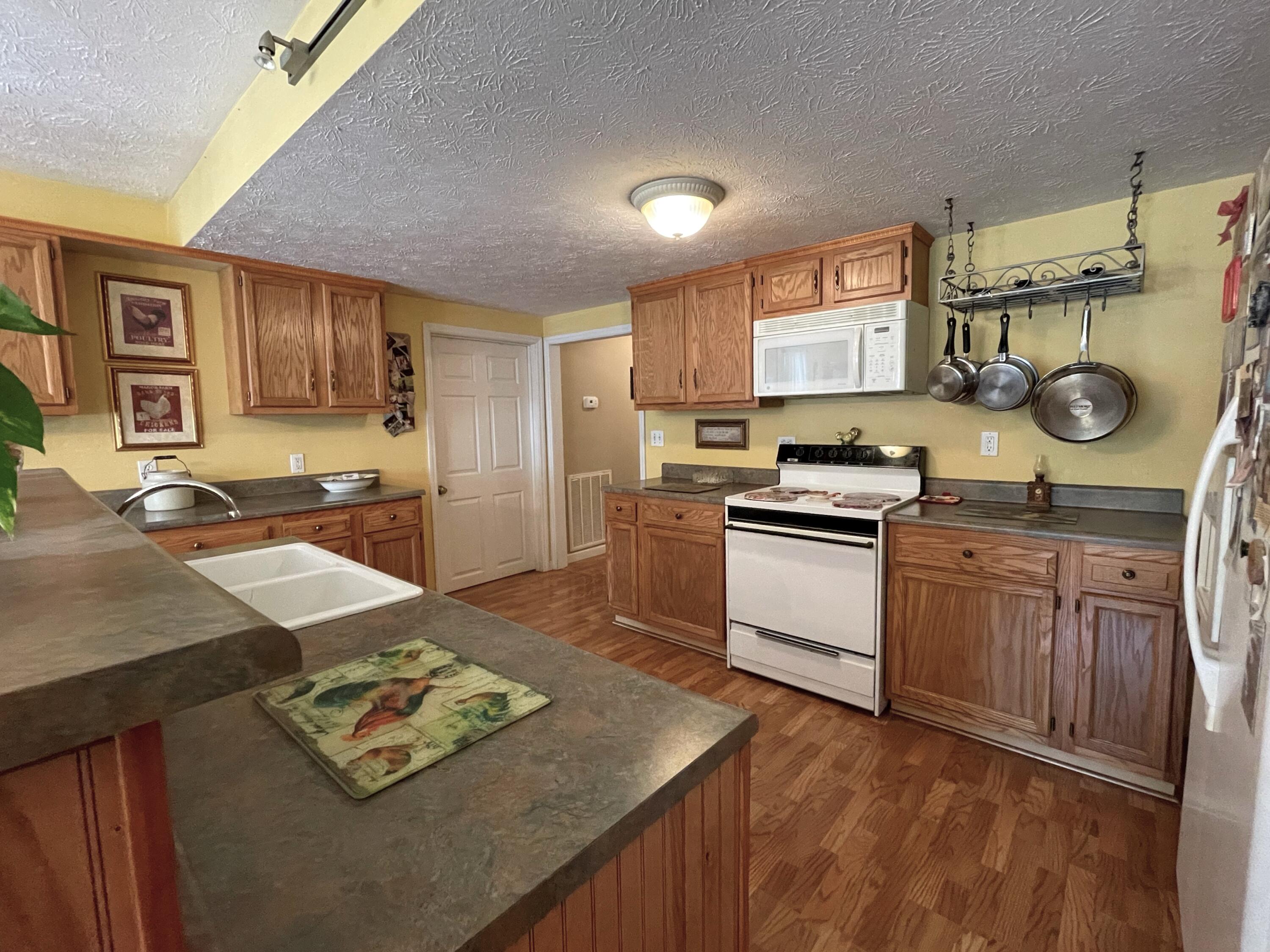 4121 Grindstaff Road Hartford, TN 37753 - Photo 22 of 31 20