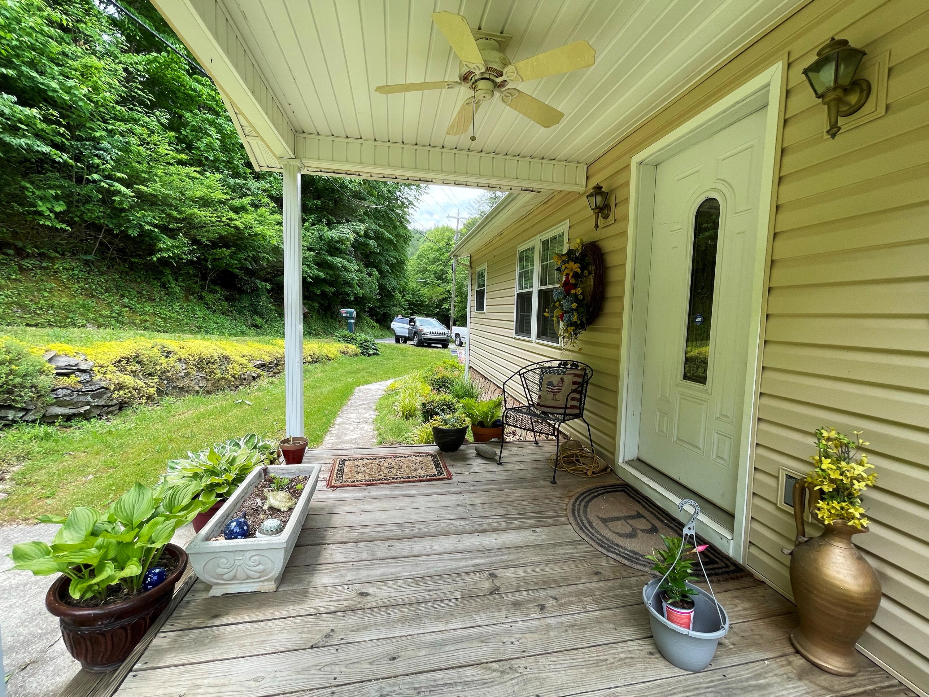 4121 Grindstaff Road Hartford, TN 37753 - Photo 4 of 31 4