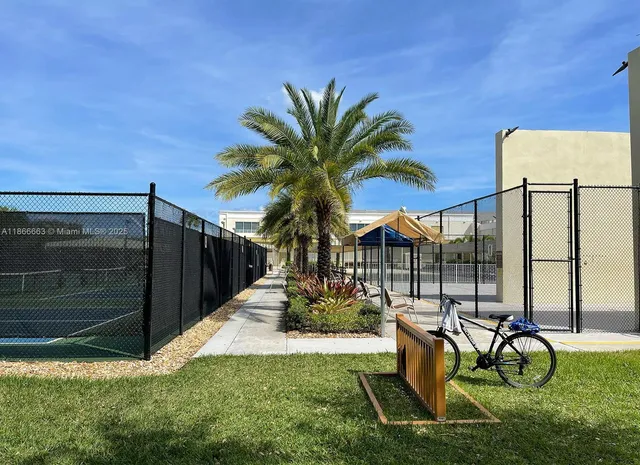 $1,500 | 202 Canterbury I, Unit 202, West Palm Beach, FL 33417