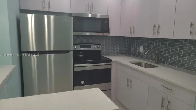 $1,500 | 202 Canterbury I, Unit 202, West Palm Beach, FL 33417