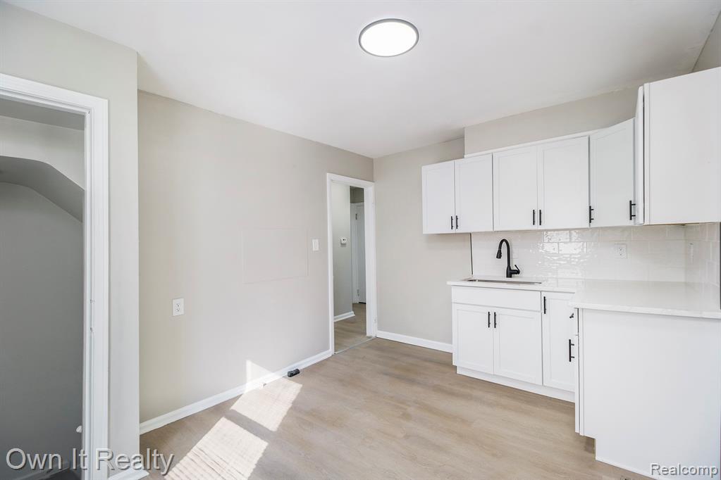 11662 Chatham Redford, MI 48239 - Photo 11 of 26