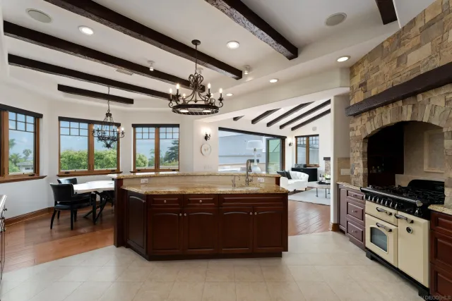 $3,750,000 | 1045 Van Nuys Street, San Diego, CA 92109