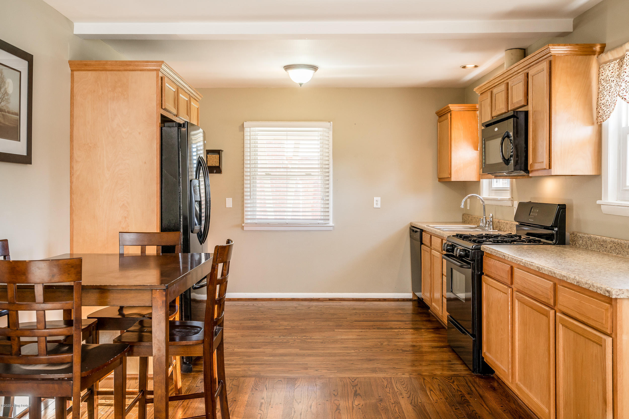 3721 Rouge Way Louisville, KY 40218 - Photo 15 of 34 3721 Rouge Way-17