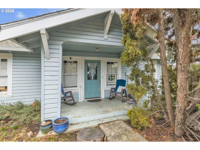 $286,000 | 1560 Southeast Hamilton Street, Roseburg, OR 97470