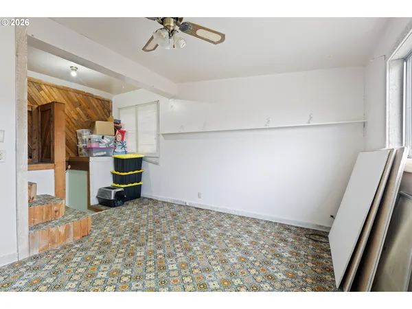 $284,000 | 1560 Southeast Hamilton Street, Roseburg, OR 97470