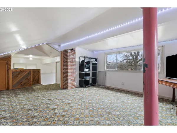 $284,000 | 1560 Southeast Hamilton Street, Roseburg, OR 97470