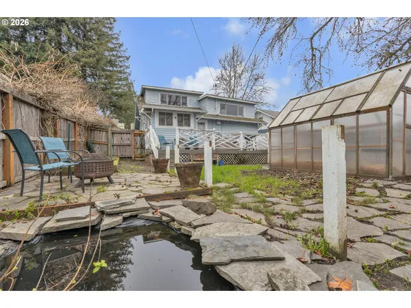 $284,000 | 1560 Southeast Hamilton Street, Roseburg, OR 97470