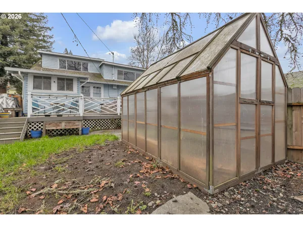$284,000 | 1560 Southeast Hamilton Street, Roseburg, OR 97470