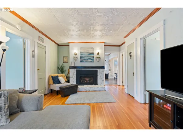 $284,000 | 1560 Southeast Hamilton Street, Roseburg, OR 97470