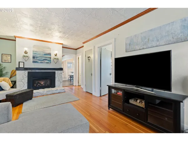 $284,000 | 1560 Southeast Hamilton Street, Roseburg, OR 97470