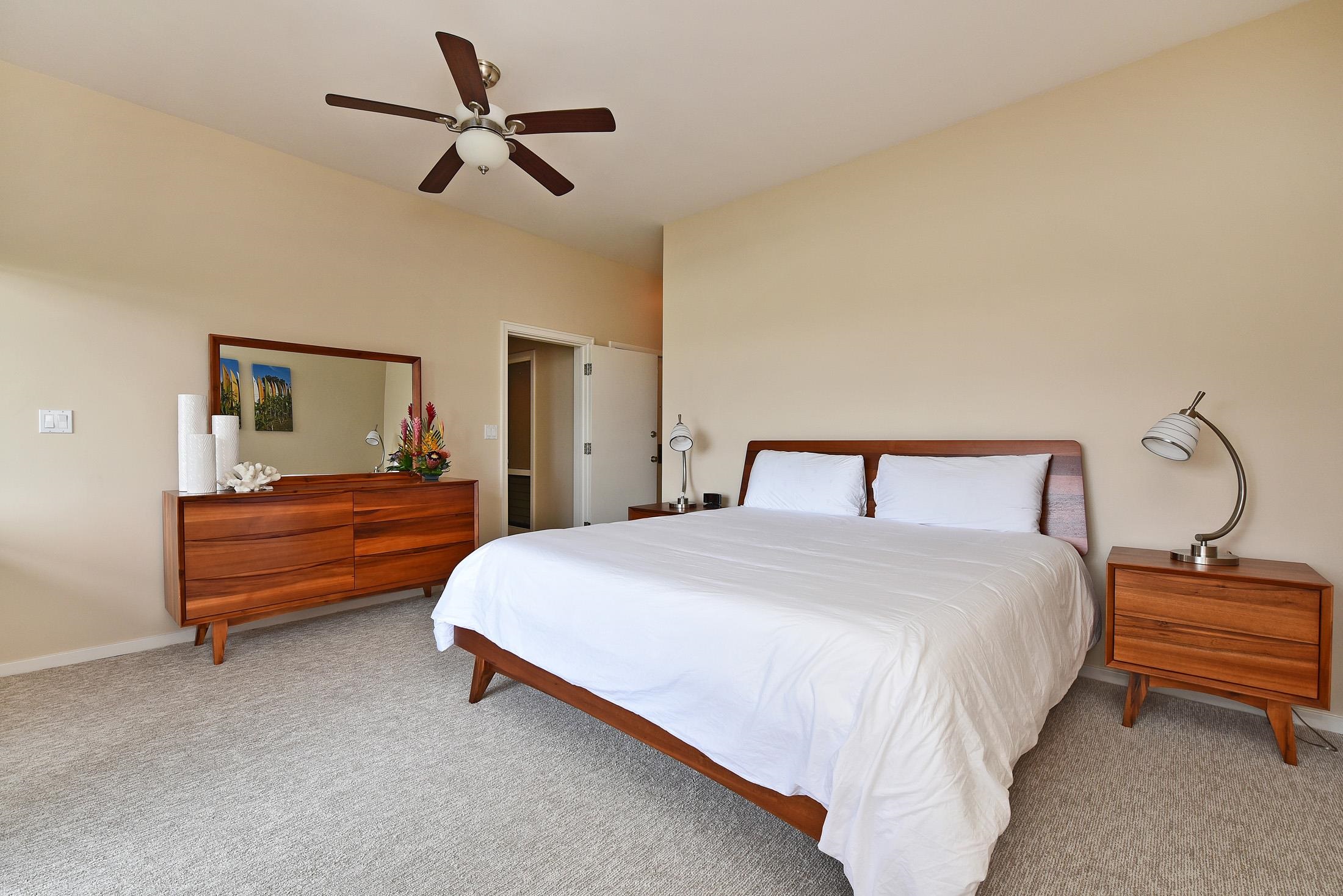 100 Ridge Road, Unit 101315 Lahaina, HI 96761 - Photo 15 of 23 a bedroom with a bed and window