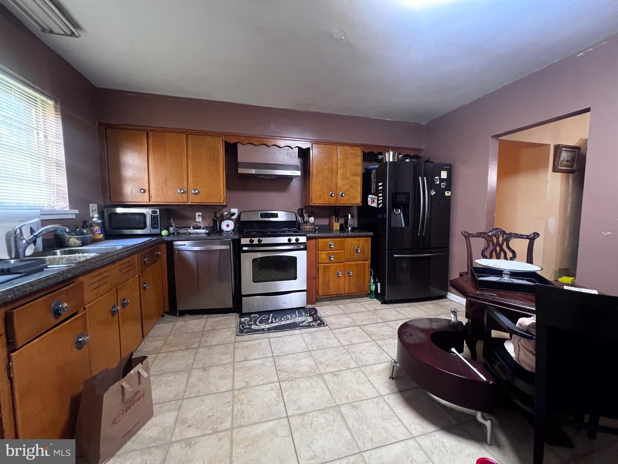 5930 Avonhoe Road Philadelphia, PA 19138 - Photo 4 of 19 Gallery Image 4
