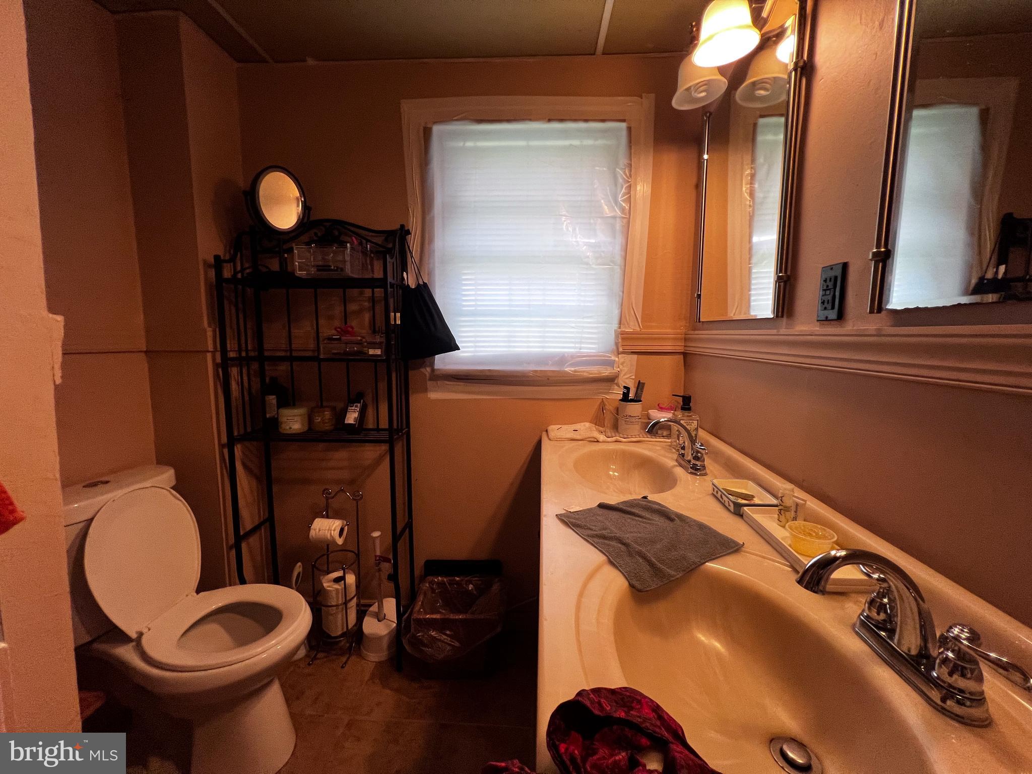 5930 Avonhoe Road Philadelphia, PA 19138 - Photo 7 of 19 Gallery Image 7