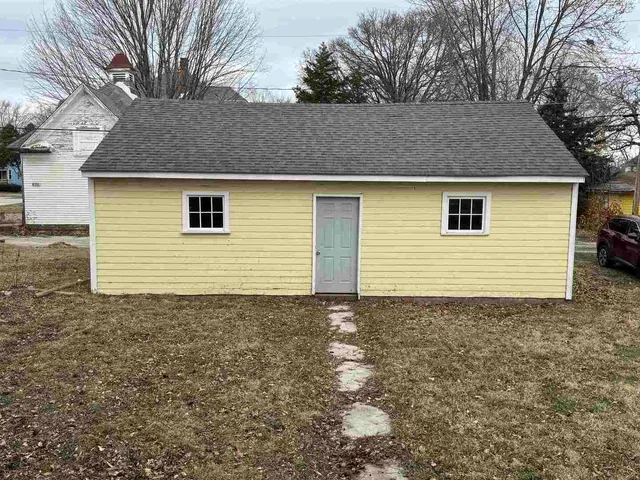 $900 | 710 East 13th Street, Unit 1, Davenport, IA 52803