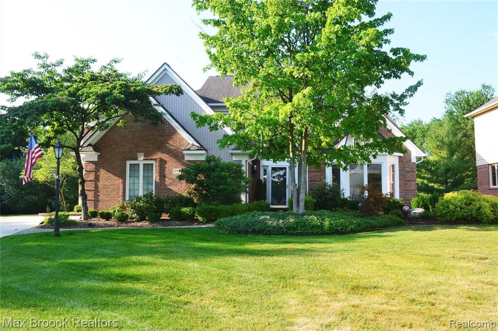 3795 Warwick Drive Rochester Hills, MI 48309 - Photo 1 of 51
