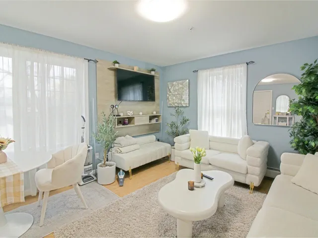 $245,000 | 354 Manhattan Drive, Unit 10, Burlington, VT 05401