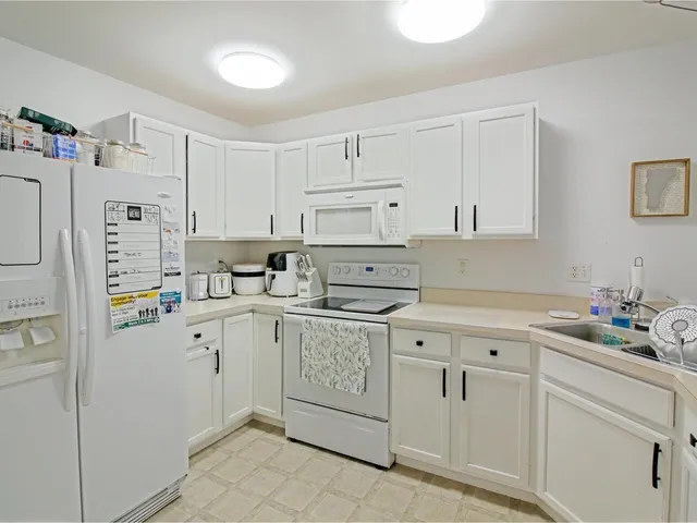 $245,000 | 354 Manhattan Drive, Unit 10, Burlington, VT 05401