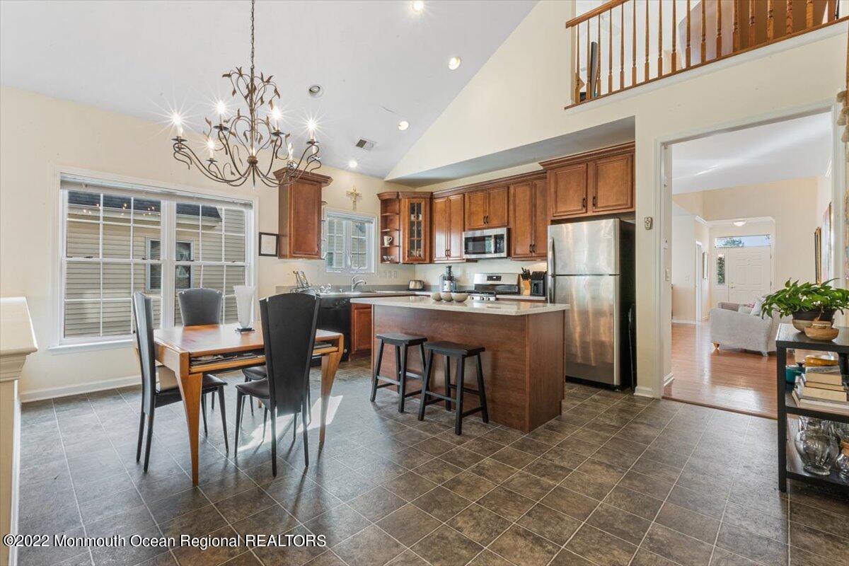 33 Yates Road Manalapan, NJ 07726 - Photo 8 of 33 14-33 Yates Rd, Manalapan, NJ-14