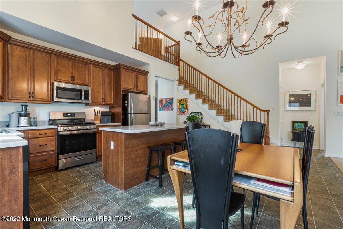33 Yates Road Manalapan, NJ 07726 - Photo 9 of 33 15-33 Yates Rd, Manalapan, NJ-15
