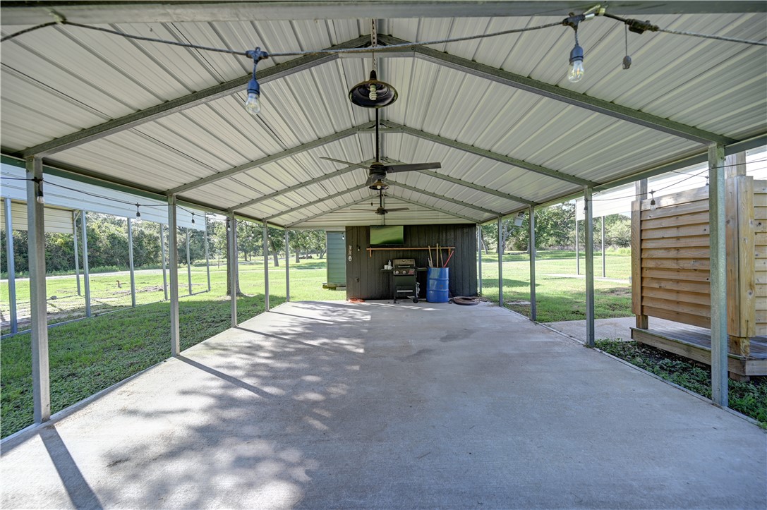 1425 Big Berry Road Somerville, TX 77879 - Photo 7 of 17