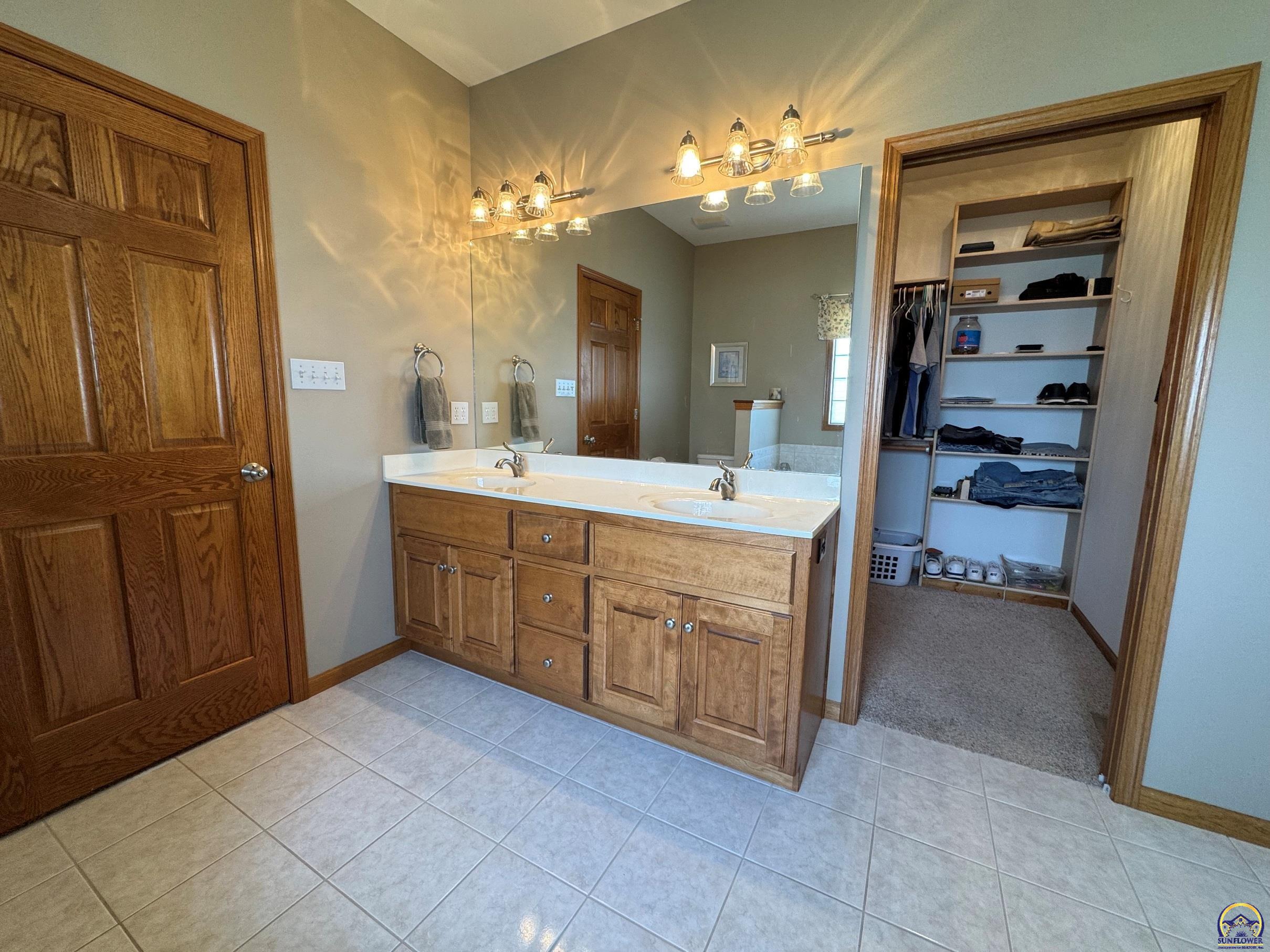 5230 Southwest Knudsen Road Topeka, KS 66610 - Photo 20 of 44