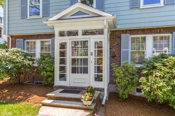 11 Powder House Rd Extension Medford, MA 02155 - Photo 4 of 28 Gallery Image 4