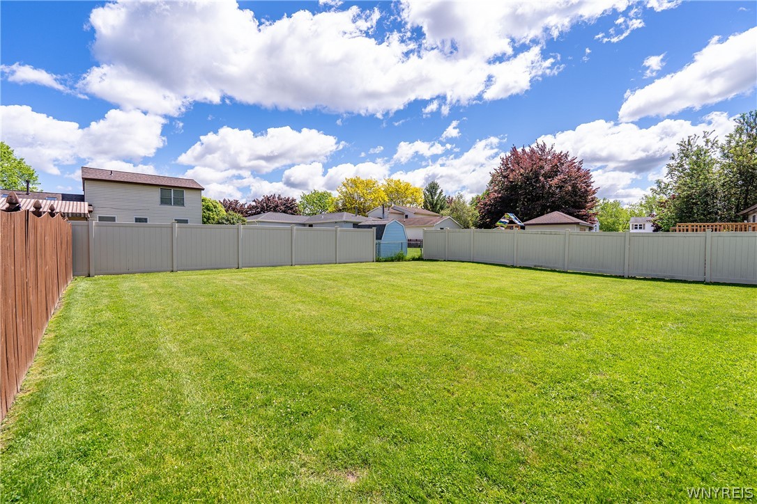144 Hillpine Road Cheektowaga, NY 14227 - Photo 22 of 33