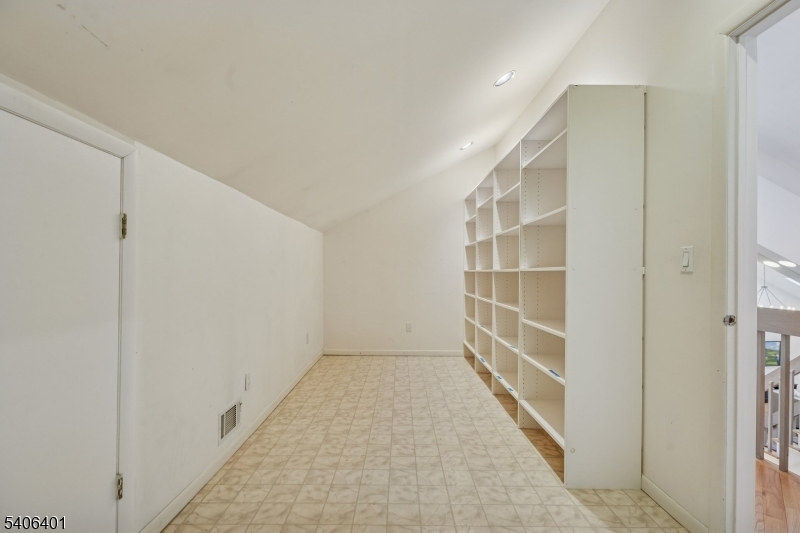 22 Moran Road West Orange, NJ 07052 - Photo 31 of 50