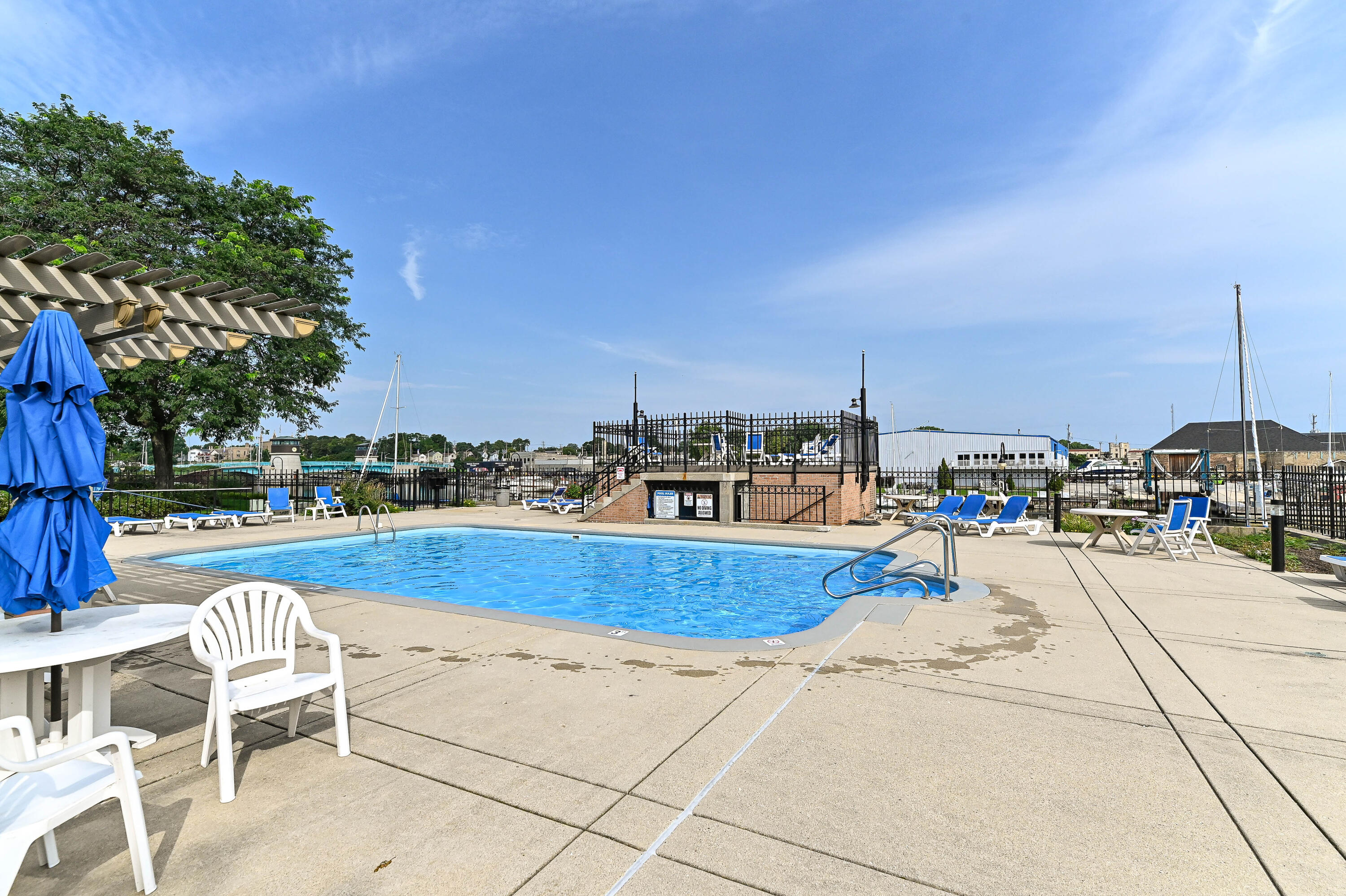 35 Harborview Drive, Unit 112 Racine, WI 53403 - Photo 28 of 36 Harborview-45