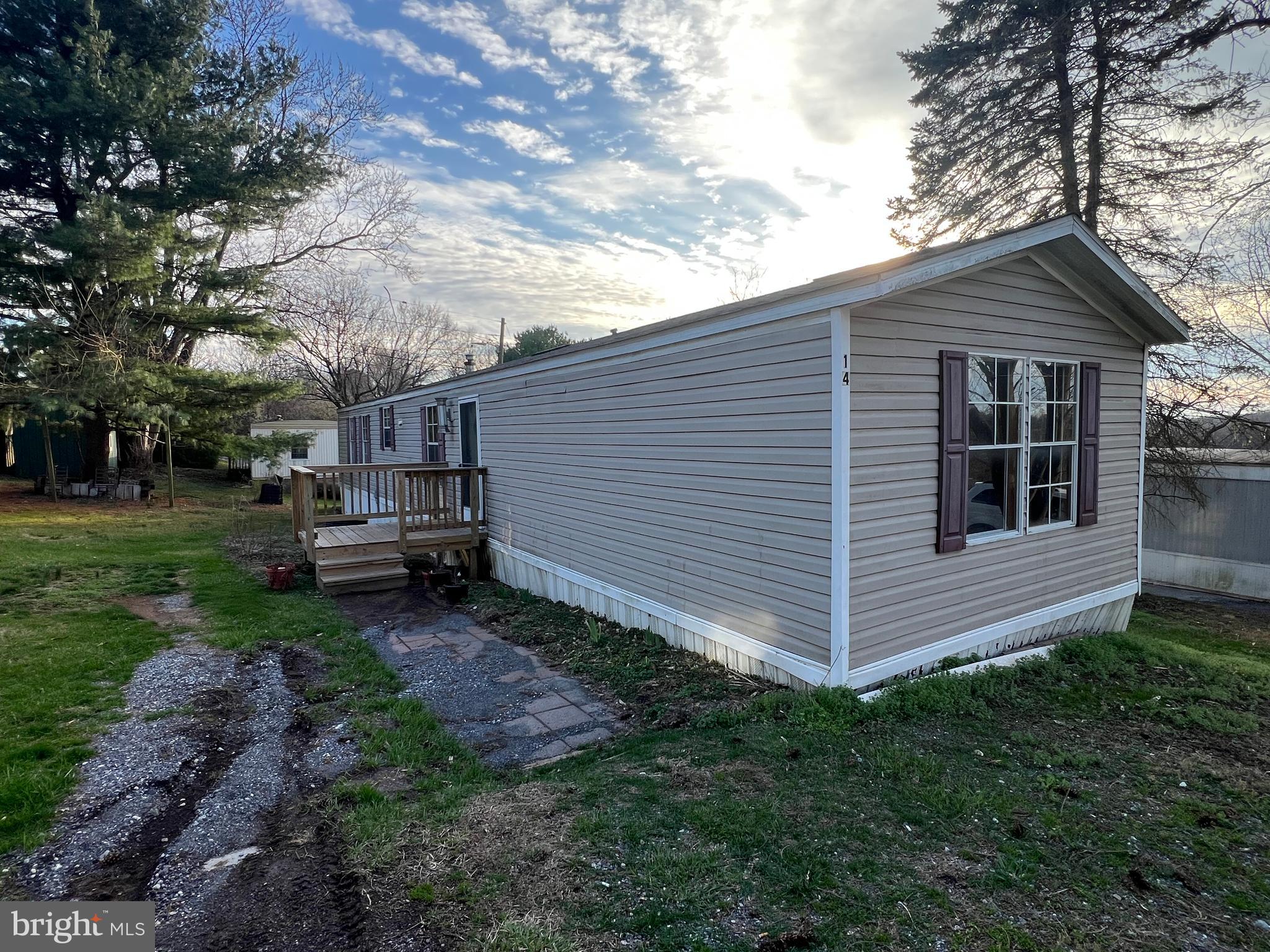 Trailer #14 in Taylorsville MHC