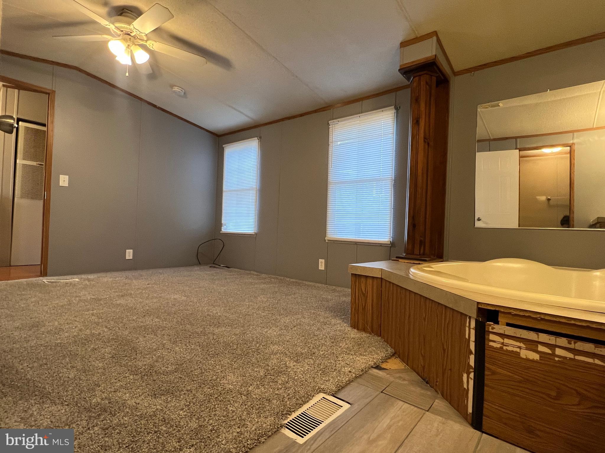4328 Ridge Road, Unit 14 Mount Airy, MD 21771 - Photo 19 of 37 Bedroom #1 - soaking tub works