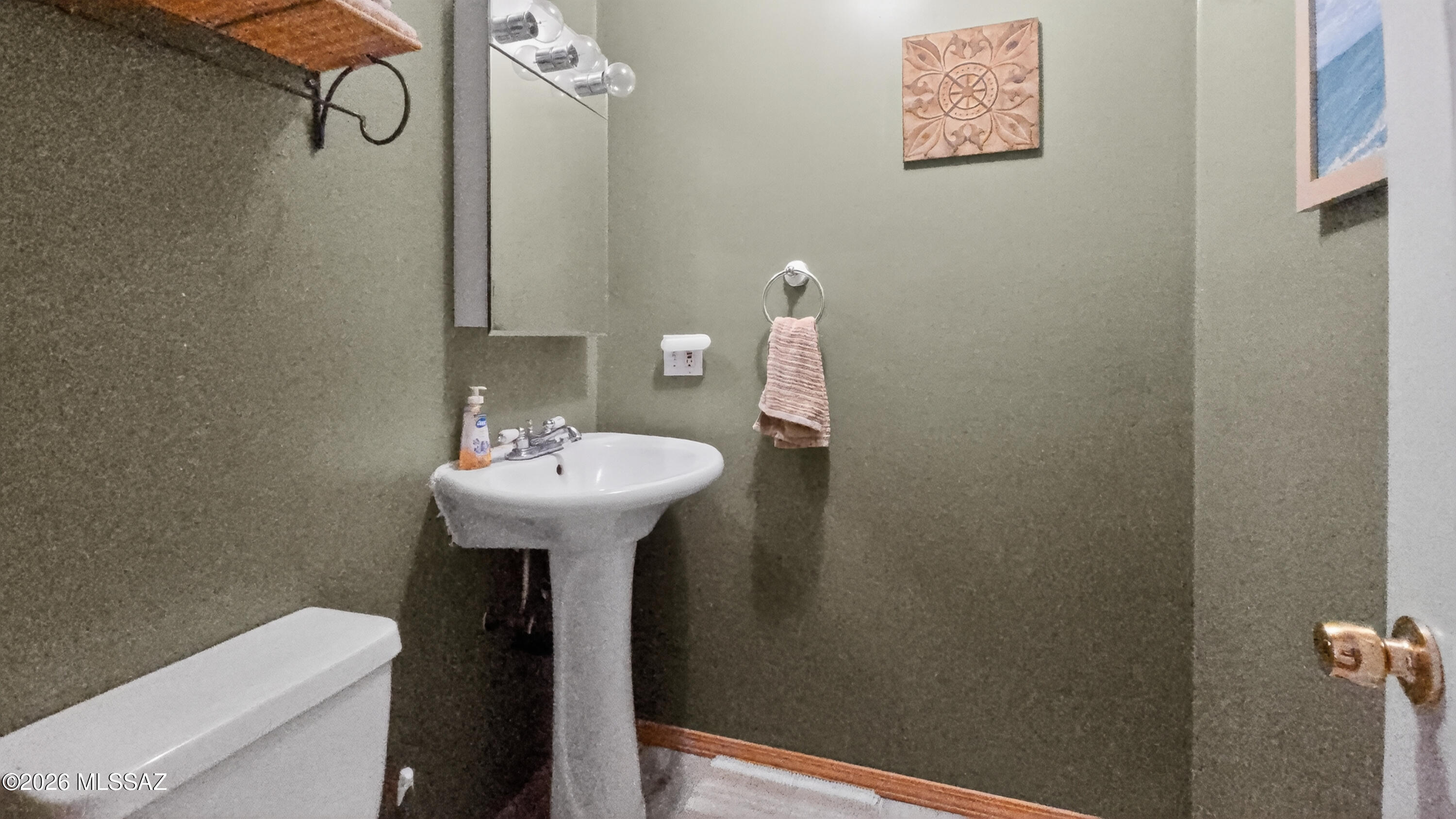 6464 North 6 Gun Road Willcox, AZ 85643 - Photo 10 of 32 1/2 Bathroom