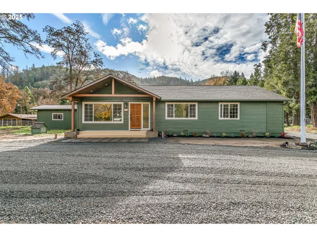 $550,000 | 753 Rogue River Highway, Gold Hill, OR 97525
