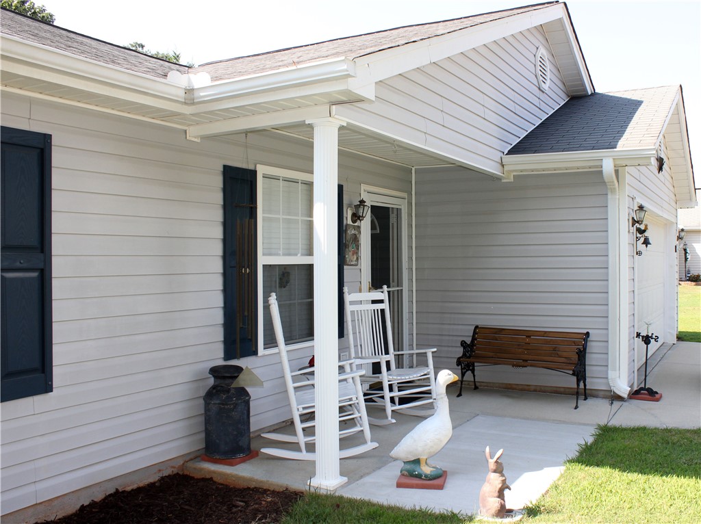 226 Rio Way Anderson, SC 29625 - Photo 5 of 16 Front porch area.