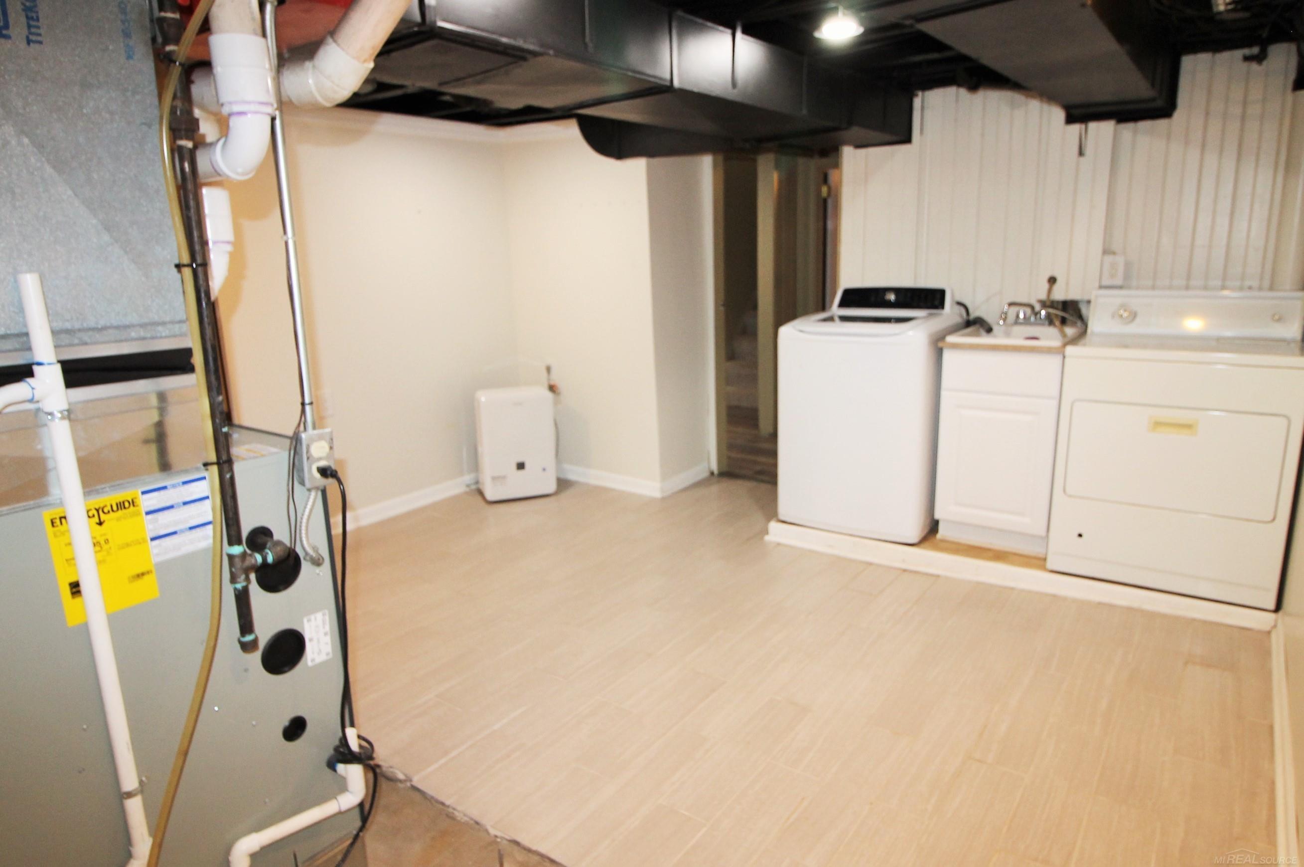1424 Torrey Road Grosse Pointe, MI 48236 - Photo 52 of 54 50096164-51.JPG