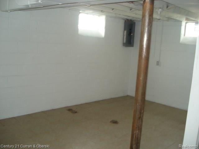 6554 Miller Road Dearborn, MI 48126 - Photo 29 of 31 022.JPG