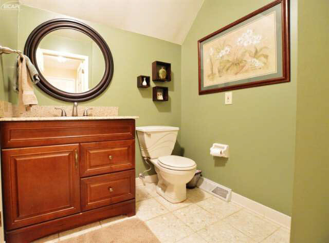 5123 Tree Hill Road Grand Blanc, MI 48439 - Photo 41 of 58 21210837-40.JPG