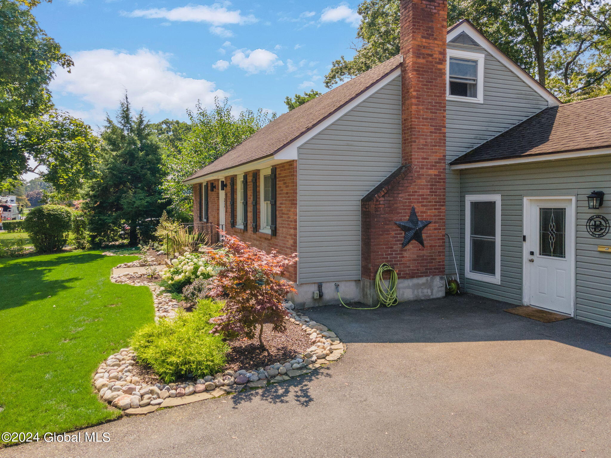 22 Merritt Drive Rotterdam, NY 12306 - Photo 3 of 40 4-22MerrittRd_04