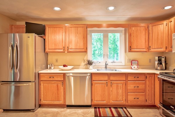 29 Crestwood Road North Reading, MA 01864 - Photo 6 of 17 Gallery Image 6