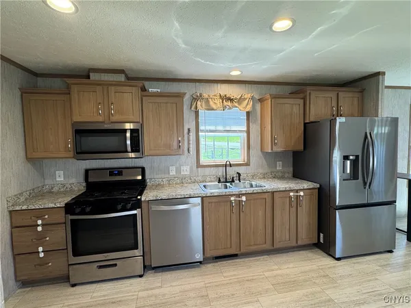 $73,000 | 10601 Hulser Road, Unit 36, Utica, NY 13502