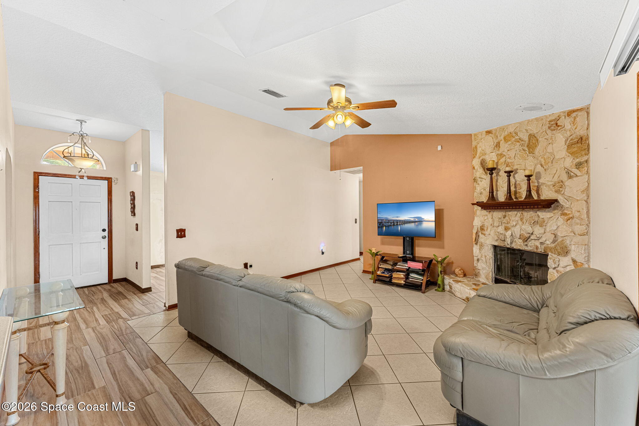 597 Balcom Terrace Southeast Palm Bay, FL 32909 - Photo 12 of 47 Living Room Views